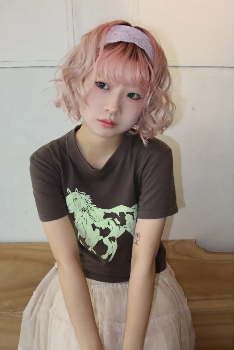 ショート カラー ヘアアレンジ ヘアカラー 小森 梨華のヘアスタイル