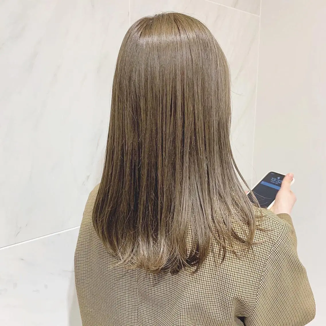 セミロング カラー ベージュカラー オリーブベージュ チバ タクミのヘアスタイル