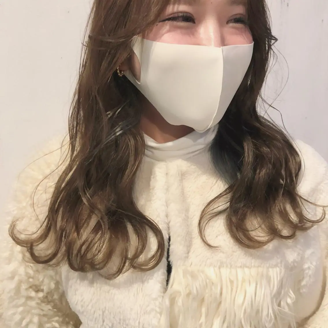セミロング カラー シェアハピ ヤマモトのヘアスタイル