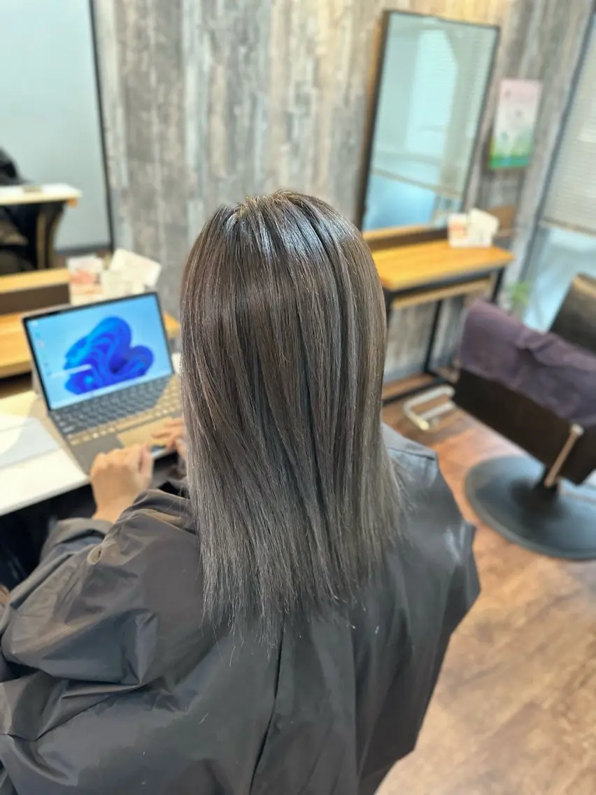 ミディアム カラー カット ヘアカラー トリートメント Luzir⭐︎ GEN⭐︎のヘアスタイル