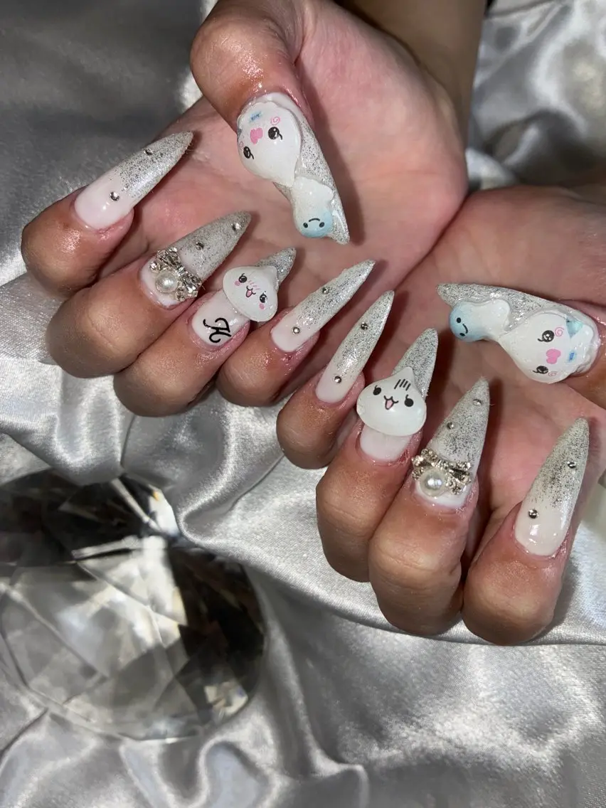 ミディアム ハンドネイル YOKOSUKA NAILS💅🩶のネイルデザイン