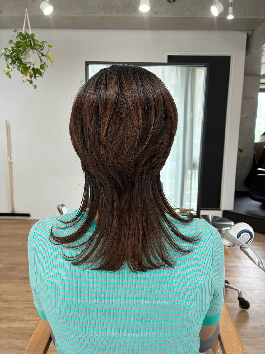 ミディアム 伊東 亜梨紗のヘアスタイル