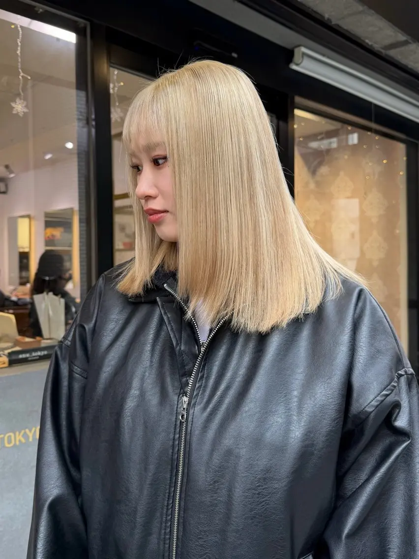 ミディアム カラー ベージュカラー ブロンド ホワイトベージュ ARISA 学芸大学/海外ヘアのヘアスタイル