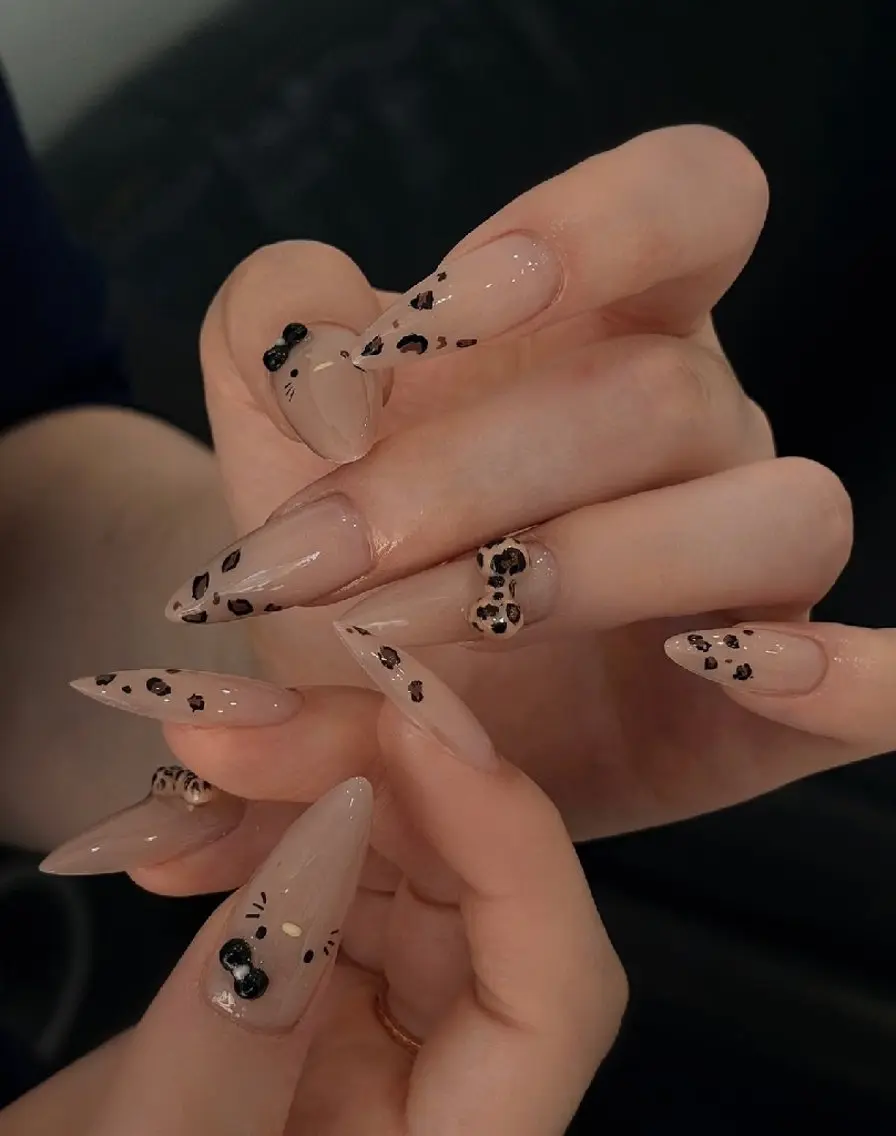ネイル オーロラネイル 氷ネイル・うるうるネイル 韓国ネイル 水色 夏ネイル ハンドネイル kirakime nailのネイルデザイン