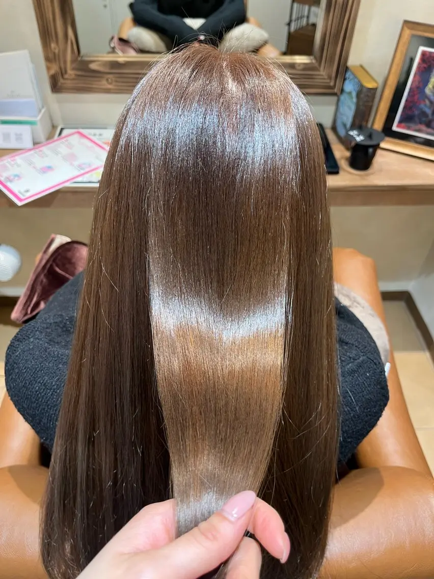 セミロング カラー ブリーチ 透明感カラー ヘアカラー end roll りんのヘアスタイル