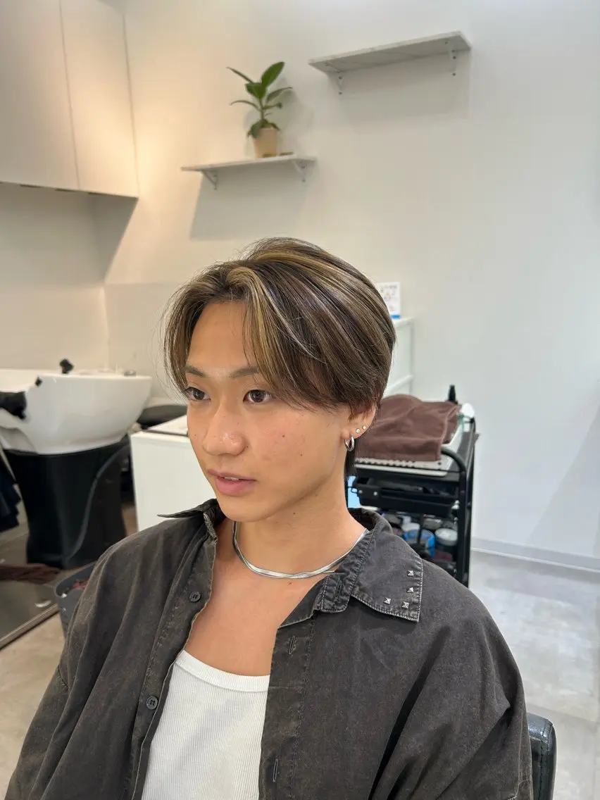 ショート カラー パーマ メンズ センターパート メンズハイライト ハイライトカラー ハイライト モテ髪/メンズカット 🤡KAITOのヘアスタイル