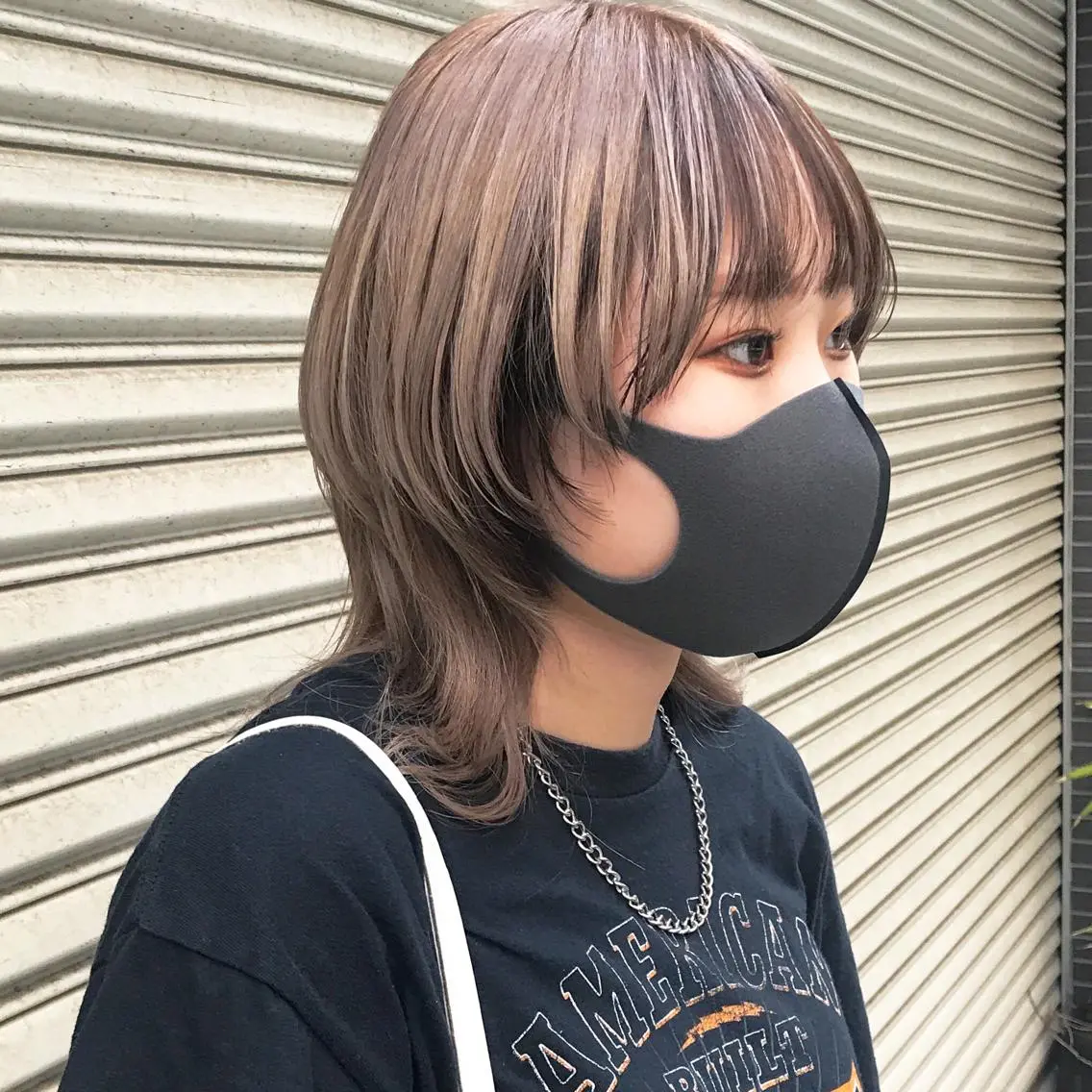 ミディアム カラー メンズ メンズブリーチ メンズインナーカラー メンズウルフカット ベージュカラー 黒髪 カット ヘアカラー トリートメント ヘアセット ✂︎ウルフ・ショート ✂︎MIKUNIのヘアスタイル