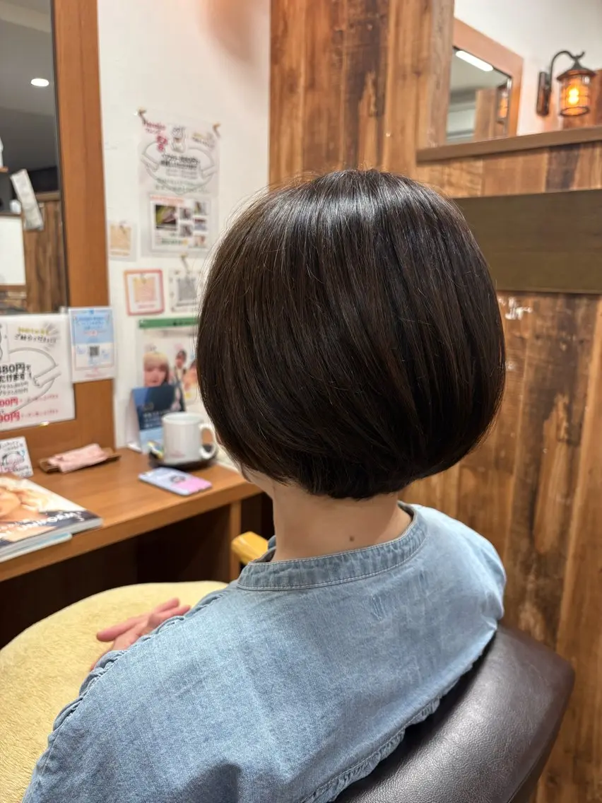 ショート カット ヘアカラー 佐藤 葵のヘアスタイル