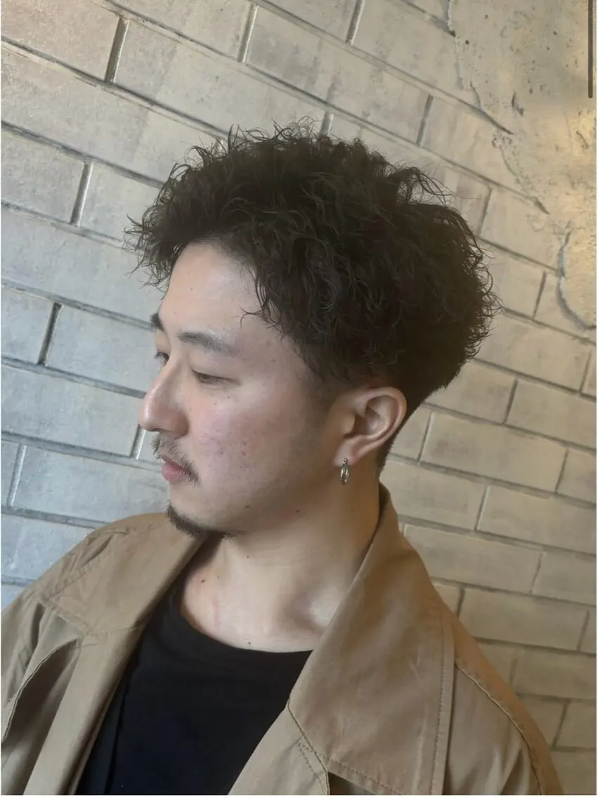 パーマ メンズ アップバング メンズパーマ メンズショート 保立フェザーパーマ 大人メンズヘア船橋駅のヘアスタイル