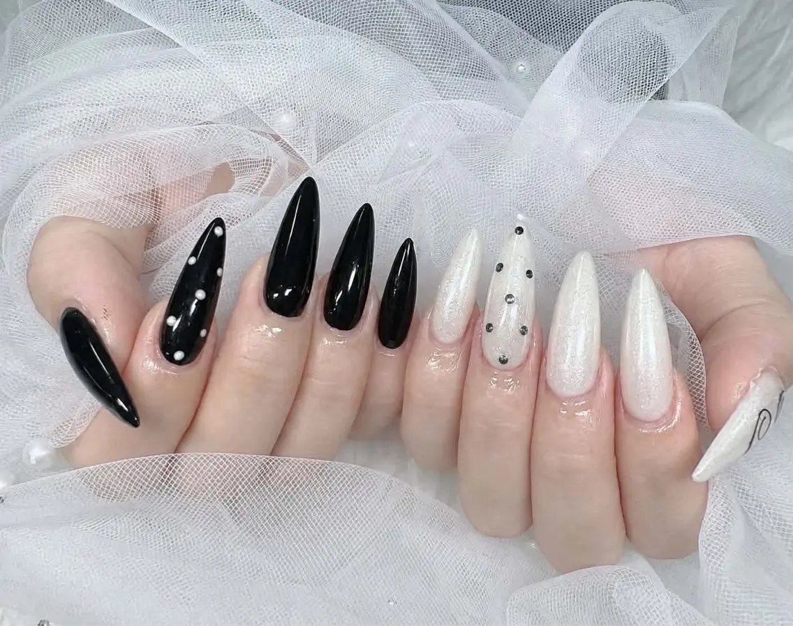 ネイル 長さ出し グラデーション 卒業式 キラキラネイル マグネットネイル ハンドネイル Lee Nailsのネイルデザイン