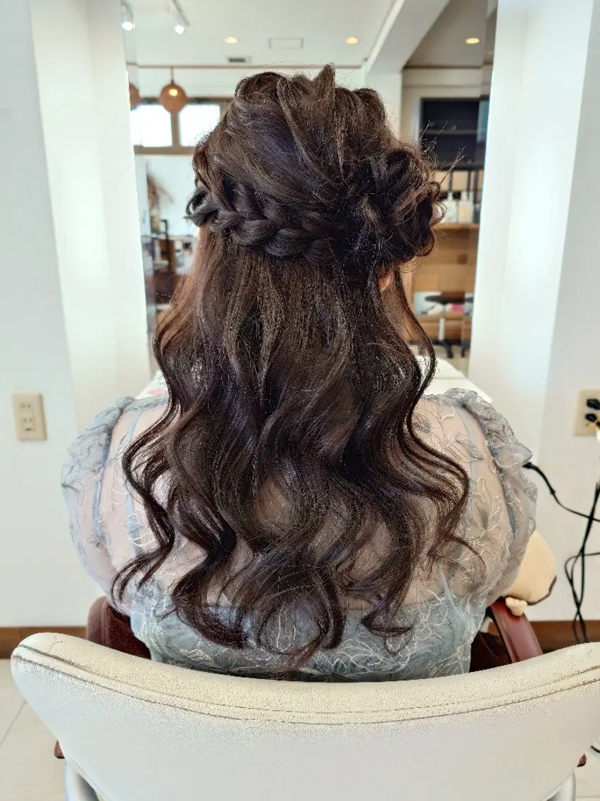 ロング ヘアアレンジ ハーフアップ ロング ヘアセット キンジョウ エナミのヘアスタイル