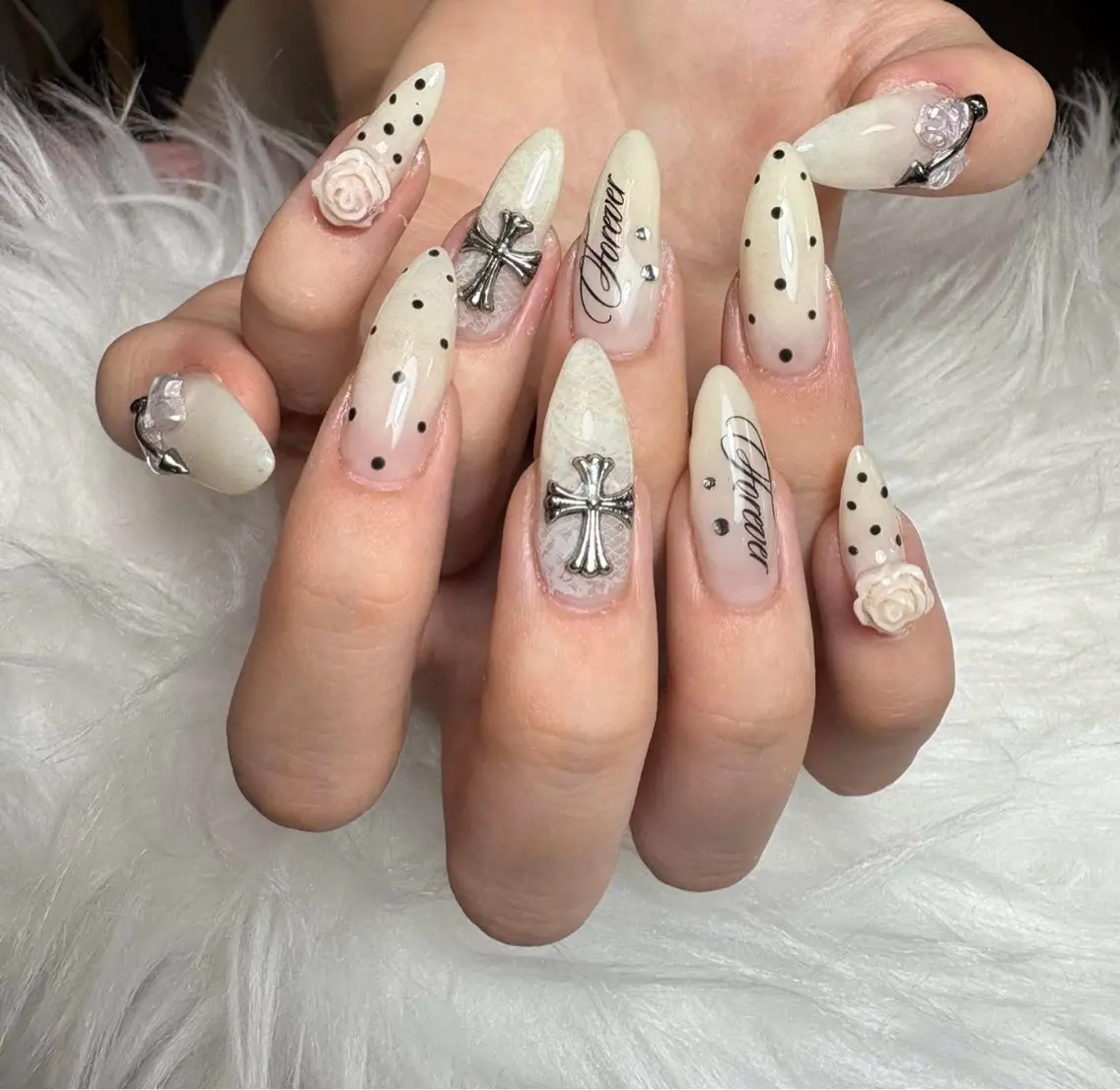 ネイル キラキラネイル マグネットネイル ぷっくりネイル 春ネイル ワンホンネイル ハンドネイル Candy Nailのネイルデザイン