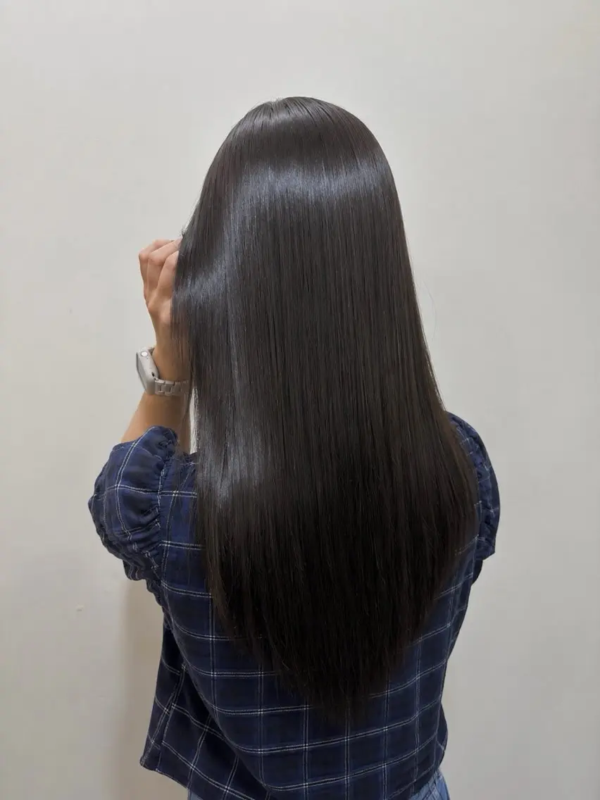 カラー 透明感カラー ここね/暗髪/ 縮毛矯正/モデル募集のヘアスタイル