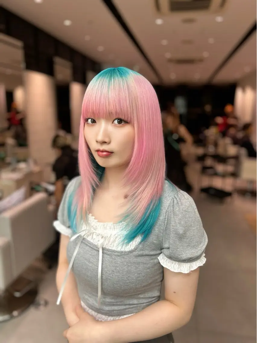 ロング ヘアカラー カラーリスト／アイ リスト／牛込萌香🫧のヘアスタイル