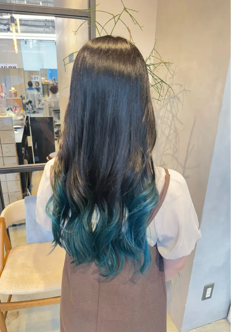 ロング カラー ブリーチ ブルーカラー グラデーションカラー カット ヘアカラー トリートメント 透明感カラー✨艶髪 制作🌱山根あゆみのヘアスタイル