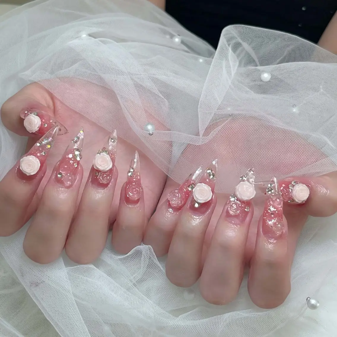 ネイル チークネイル ドット フットネイル フレンチネイル グラデーション ハンドネイル ハンドケア Nihonthy Nail 新宿のネイルデザイン