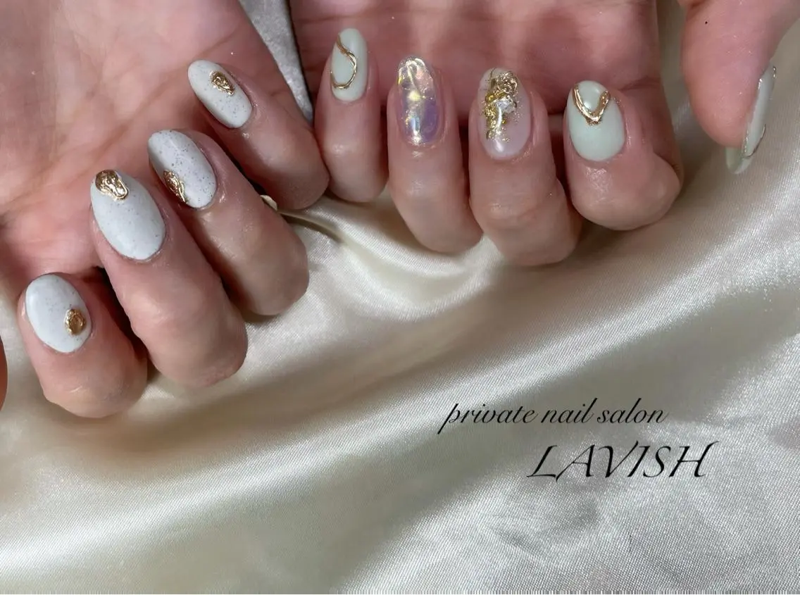 ネイル LAVISH 大和店 emi・:*+のネイルデザイン
