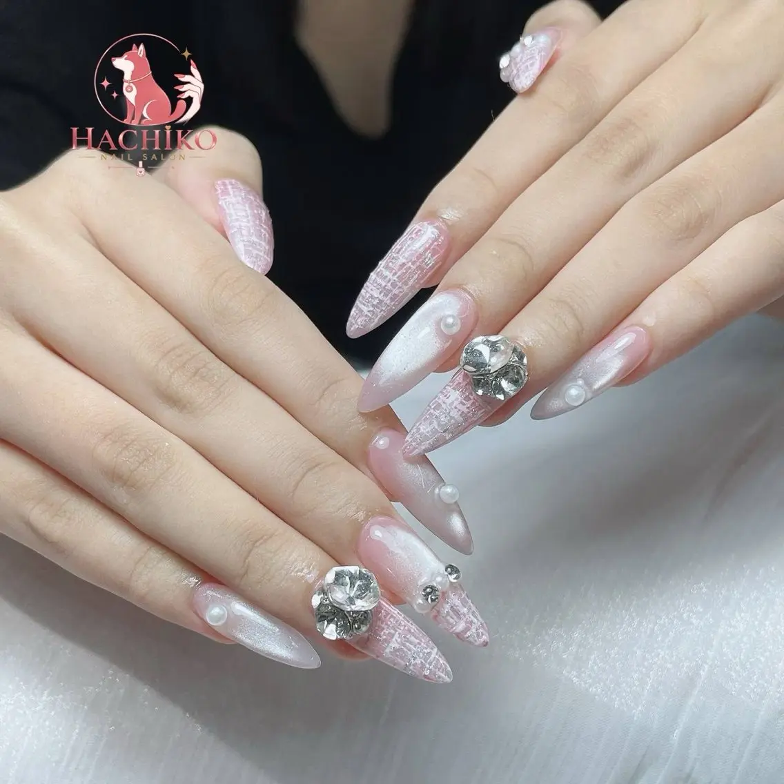 ネイル チークネイル クリアネイル ガーリー キラキラネイル 韓国ネイル ハンドネイル Hachiko Nail Salonのネイルデザイン