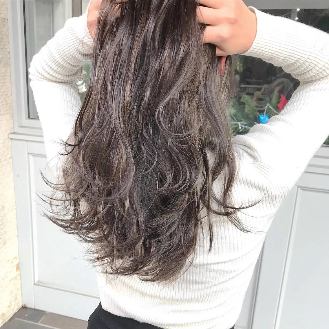 ロング カラー ヘアアレンジ バレイヤージュ ブリーチ グラデーションカラー ハイライトカラー ハイトーンカラー Mariana/ 鶴原-ハイライトのヘアスタイル