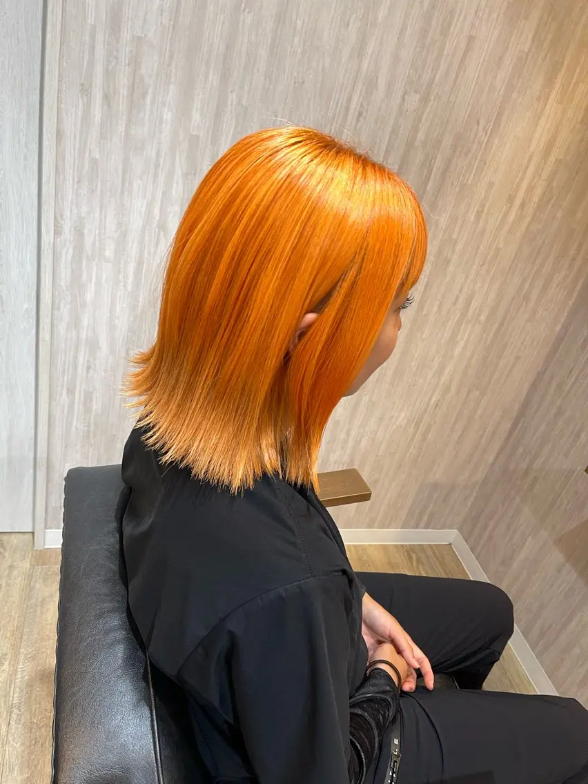 ミディアム カラー ブリーチ オレンジ カット ヘアカラー トリートメント marou 新柏のヘアスタイル