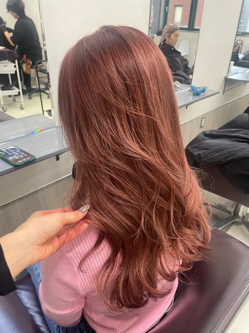 ロング カラー ベージュカラー ピンクカラー ピンクベージュ AIRI layer cut hairのヘアスタイル