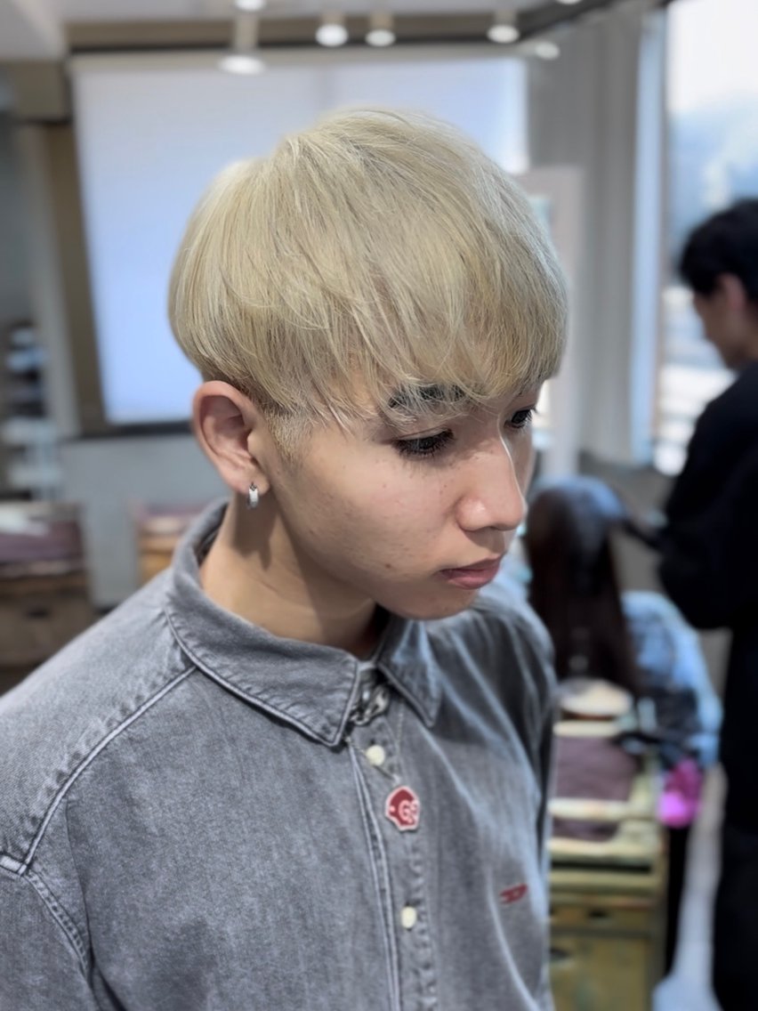 ショート カット ヘアカラー メンズハイトーン/メ ンズカット/イカワのヘアスタイル
