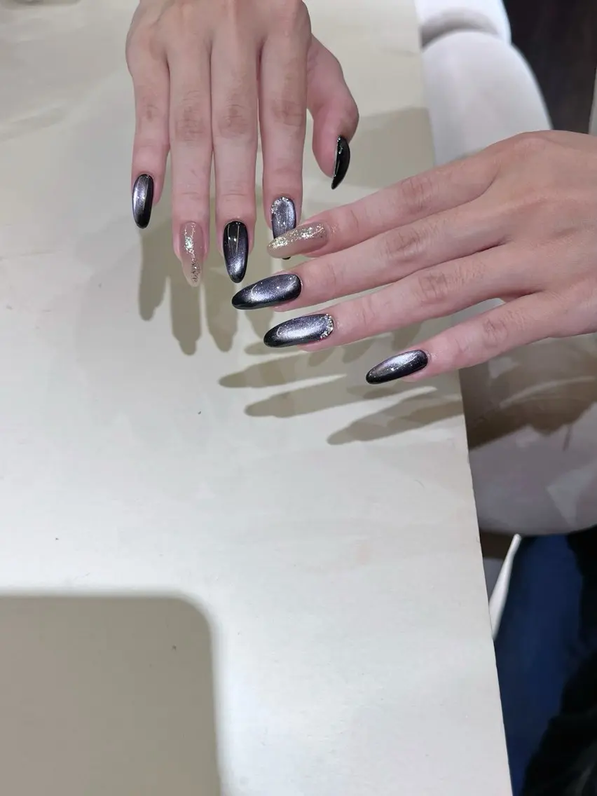 ネイル ゴールド ラメ(グリッター) マグネットネイル シルバー SUI Nail Roomのネイルデザイン