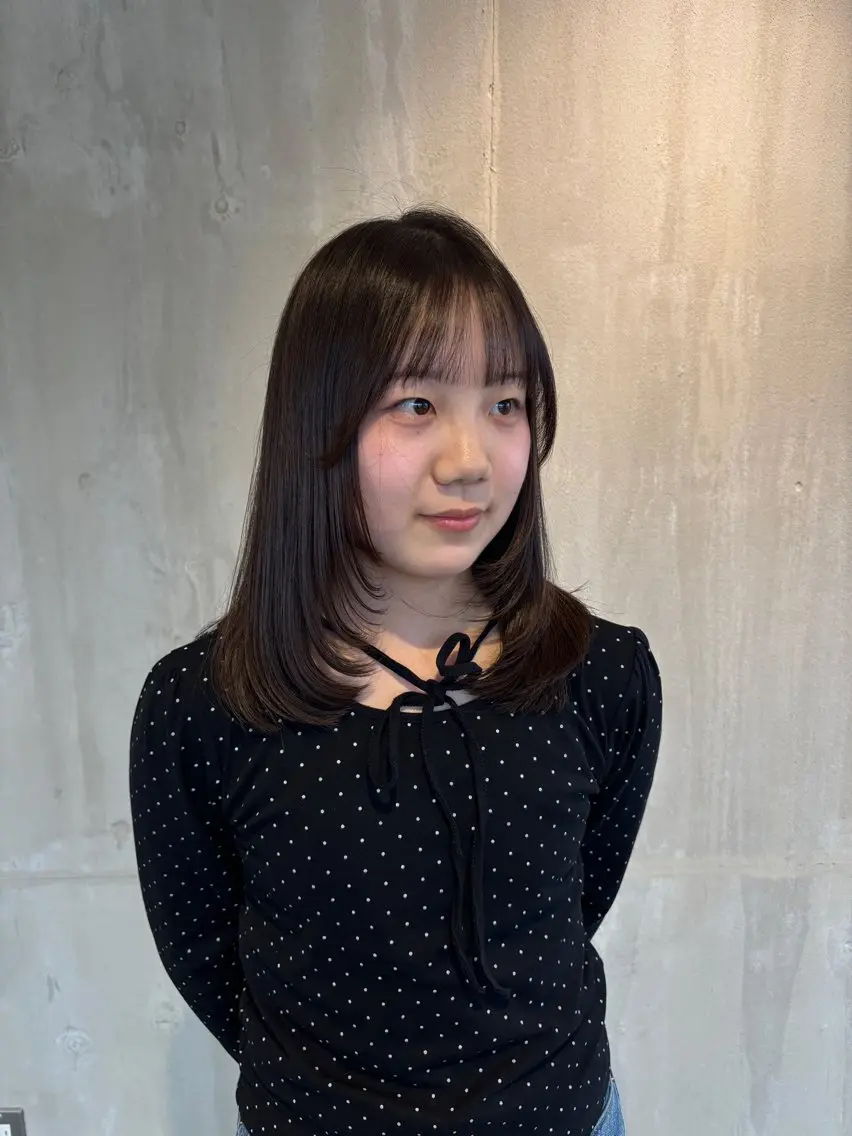 ミディアム レイヤーカット カット 小木曽 里華のヘアスタイル