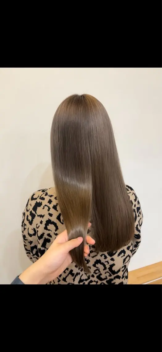 ロング カラー ベージュカラー ヘアカラー 黒阪 なみのヘアスタイル