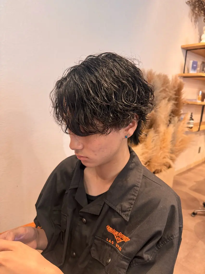 ミディアム パーマ メンズ ミディアムパーマ メンズパーマ 波巻きパーマ 顔周りカット カット パーマ AYAKA/メンズ パーマ/四条烏丸のヘアスタイル