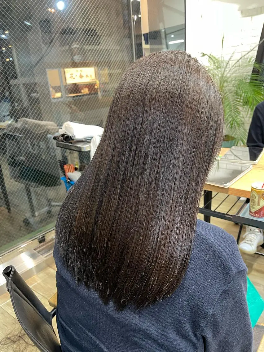 【扱いやすい仕上がりに】ボリュームダウンストレートの写真