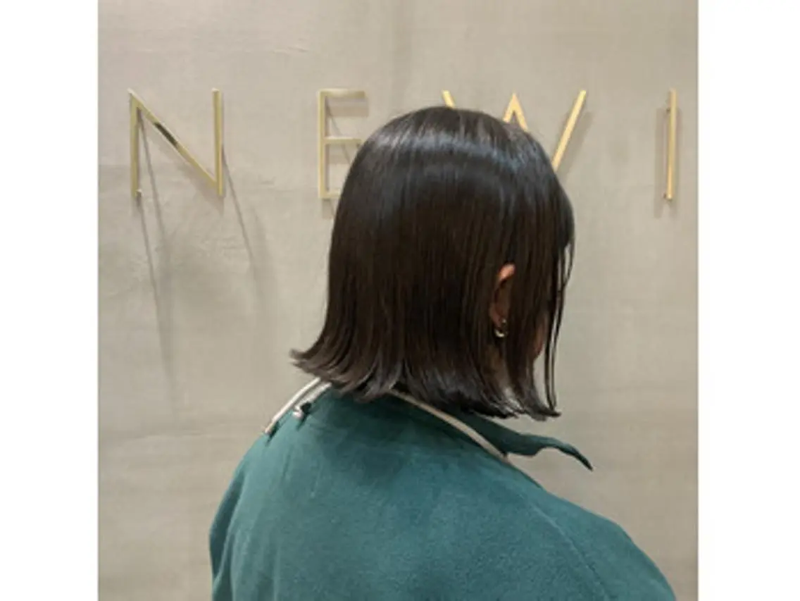 ミディアム カラー パーマ ヘアアレンジ ミディアムパーマ アディクシーカラー ベージュカラー ブリーチ ケアカラー カット ヘアカラー トリートメント ヘアケア特化型サロン newi 梅田のヘアスタイル