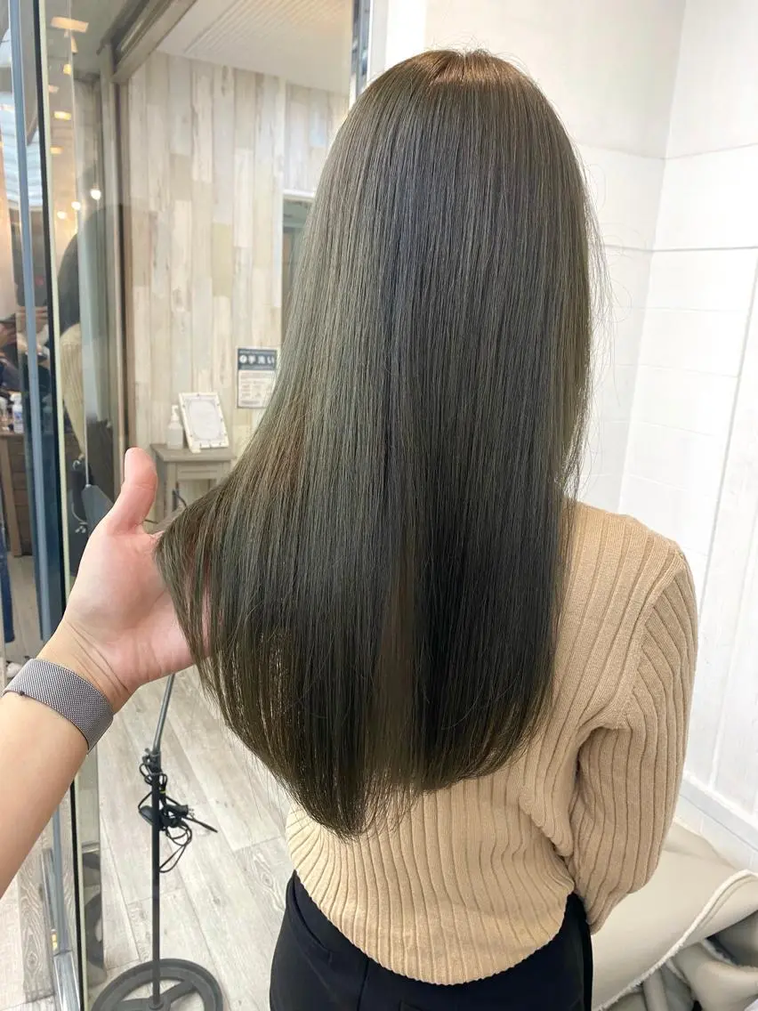 🥝赤み抹消 オリーブカラー🥝 メンテナンスカット ➕ イルミナカラー ➕ 内部髪質改善の写真