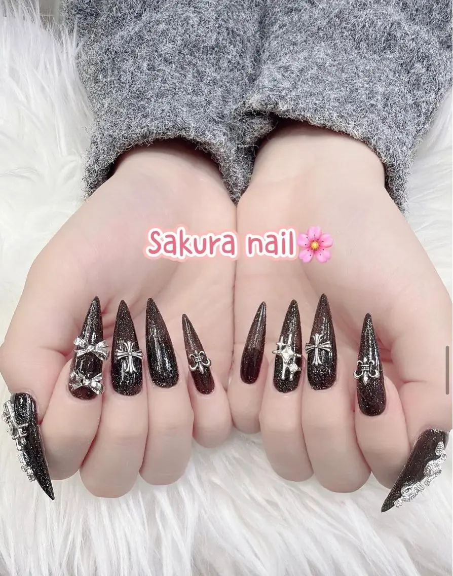 ネイル アートネイル オーロラネイル ボルドー チークネイル フレンチネイル ハンドネイル Sakura Nail Salonのネイルデザイン