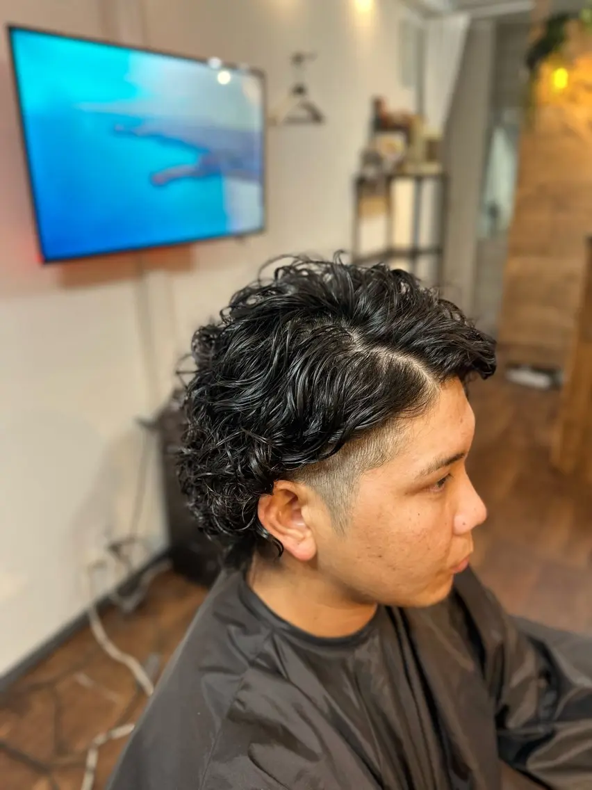ロング パーマ メンズ メンズパーマ Luzir⭐︎ GEN⭐︎のヘアスタイル