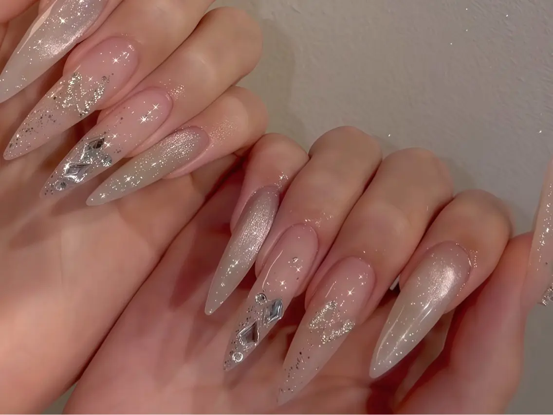 ネイル オーロラネイル チークネイル フットネイル フレンチネイル ジェルネイル ハンドネイル ハンドケア NEW NAIL💞 yukiのネイルデザイン