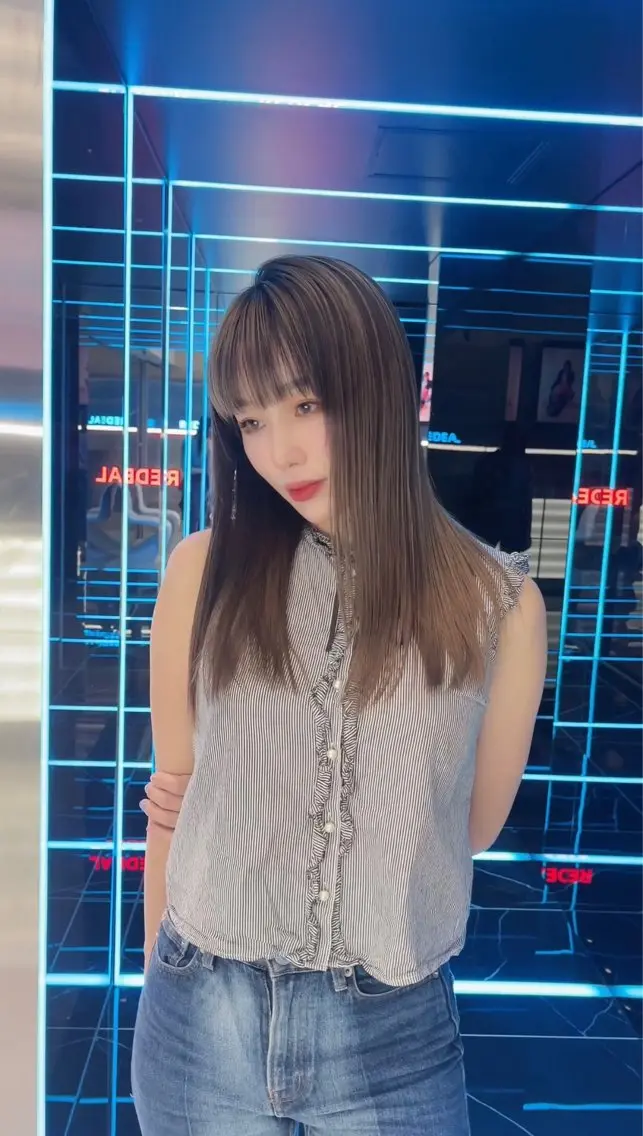 セミロング レイヤーカット ふかじ/複雑履歴修正 縮毛矯正ブリーチのヘアスタイル
