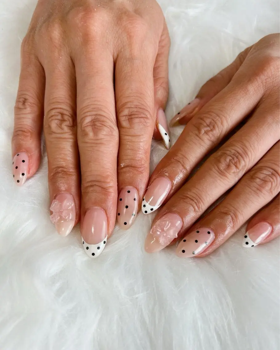 ネイル グラデーション キラキラネイル 韓国ネイル マグネットネイル ニュアンスネイル ハンドネイル 🎀大人nail /NOISMはな🎀のネイルデザイン