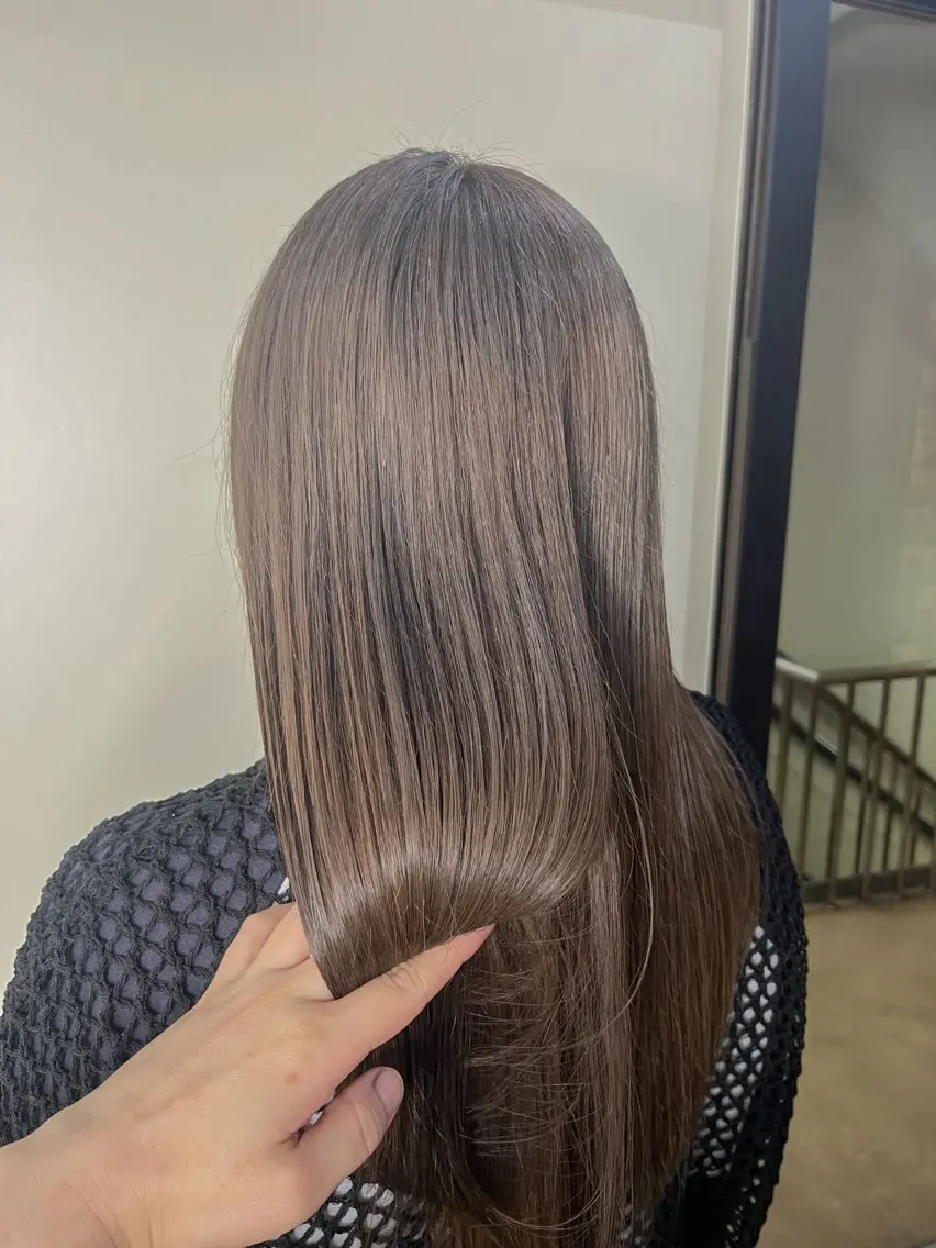 ロング カラー カット ヘアカラー トリートメント ヘアセット 似合わせベージュ 🍯ayumi🍯のヘアスタイル