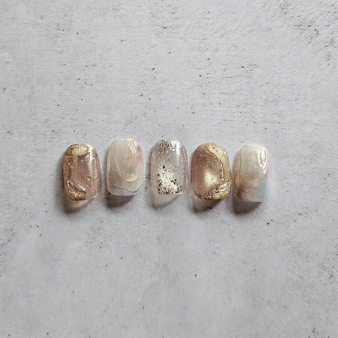ネイル ブラウン 氷ネイル・うるうるネイル マグネットネイル ニュアンスネイル ハンドネイル Nailsalon manoのネイルデザイン