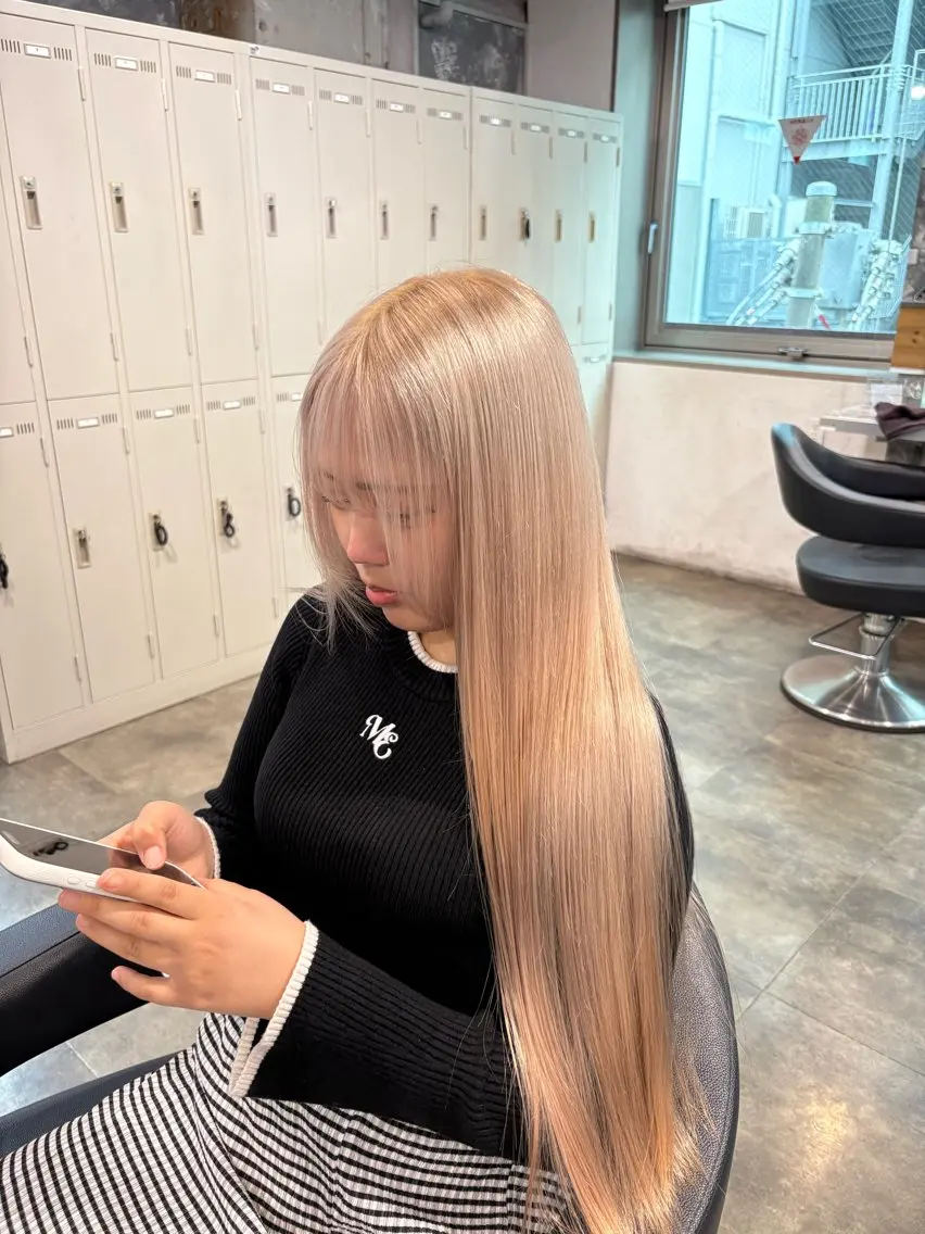 ロング カラー ヘアカラー ハイトーン 横浜💞ミオのヘアスタイル