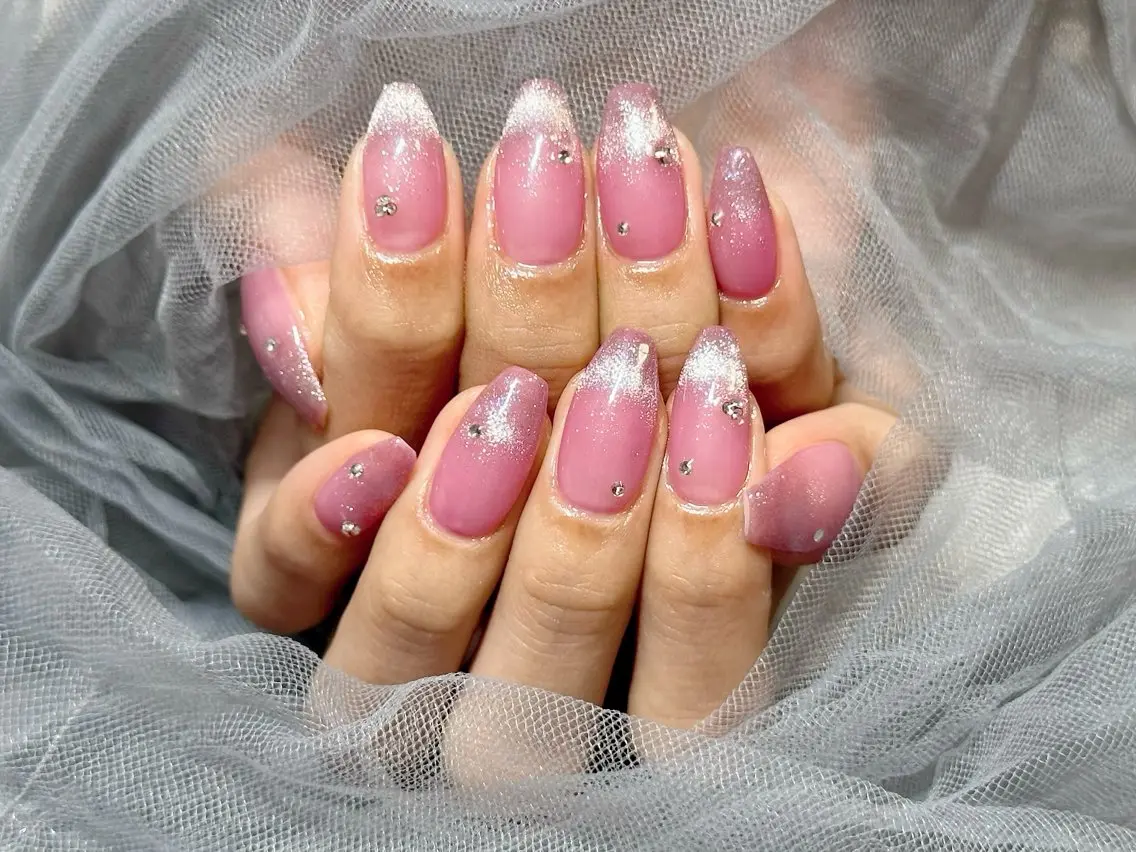 ネイル フレンチネイル マグネットネイル マグネットフレンチ ハンドネイル Nail Salon KURELLYのネイルデザイン