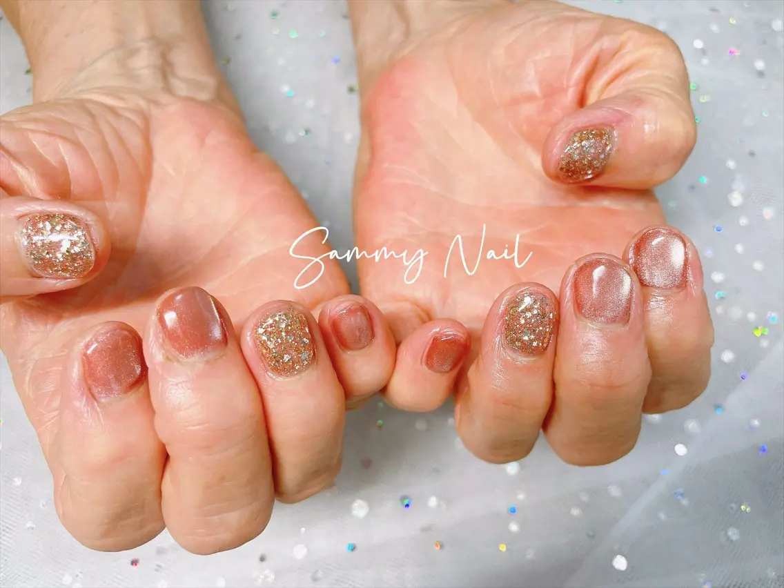 ネイル ボルドー ゴールド キラキラネイル ラメ(グリッター) マグネットネイル ハンドネイル Sammy Nailのネイルデザイン