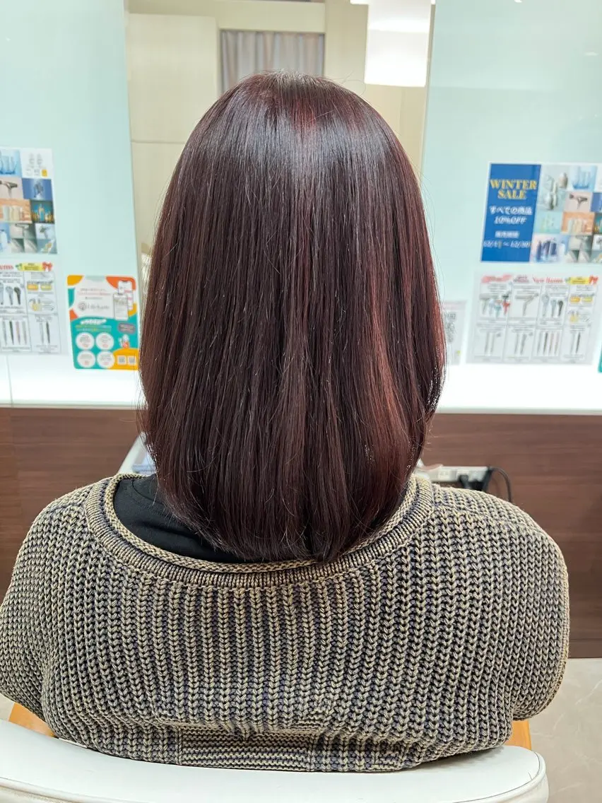 セミロング moe   美髪矯正 ツヤツヤストレートのヘアスタイル