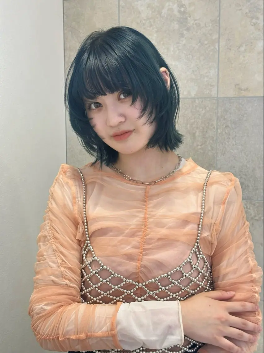 ミディアム カット ヘアカラー 中嶋 夏美のヘアスタイル
