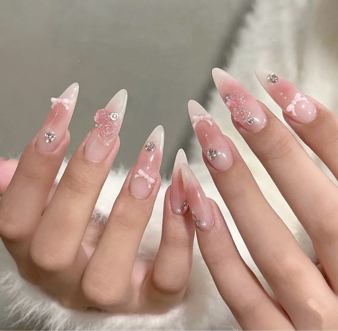 ネイル アートネイル ボルドー フレンチネイル ジェルネイル 氷ネイル・うるうるネイル ハンドネイル Julie Nail Hinのネイルデザイン