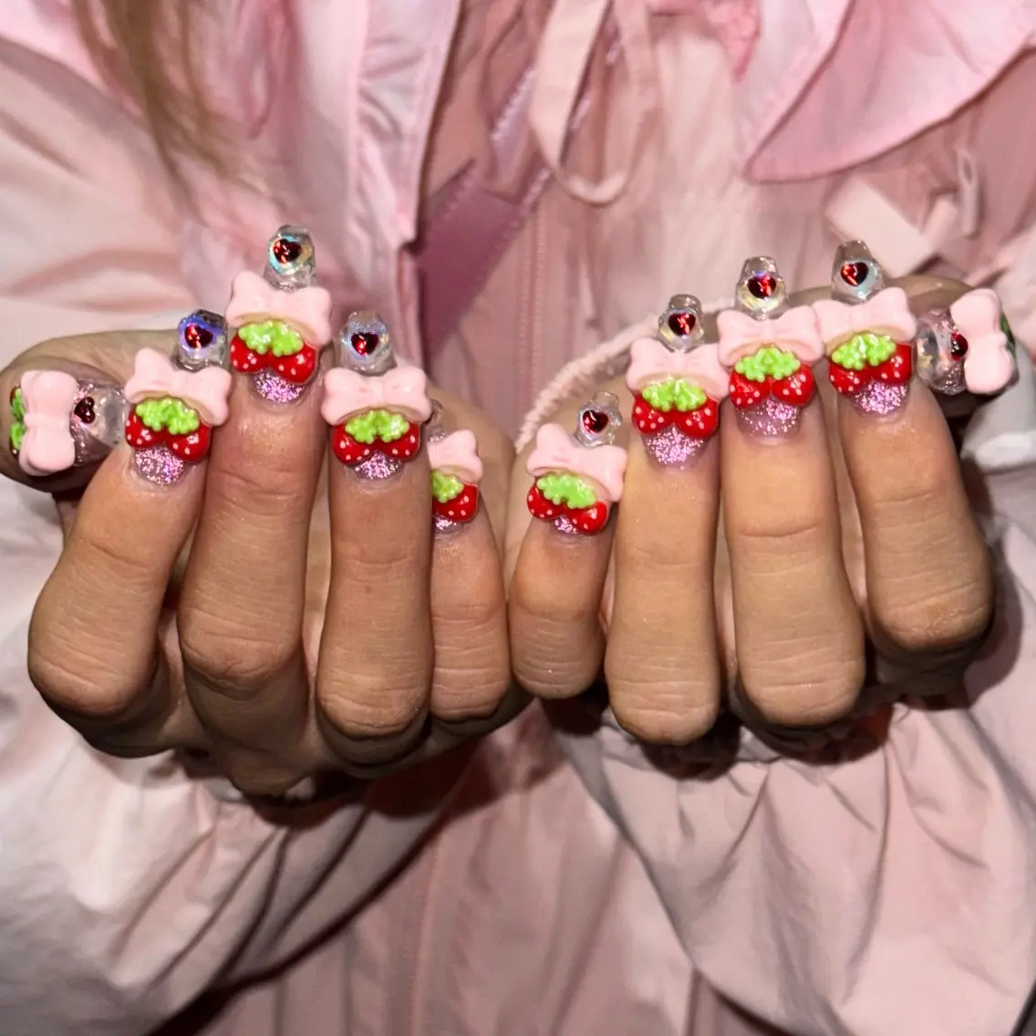 ネイル クリアネイル フラッシュネイル フレンチネイル ハンドネイル RIEKO🍒 ワンホン♡推しネイルのネイルデザイン