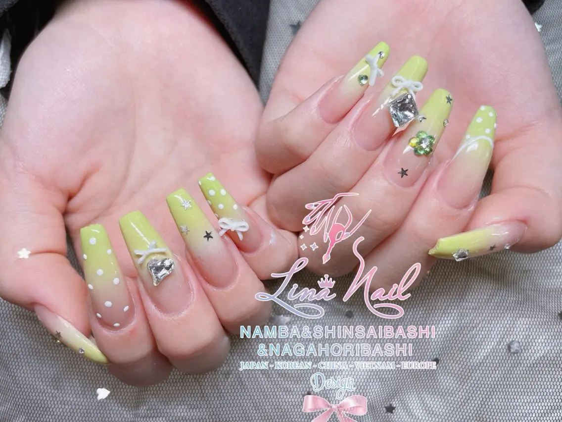 セミロング ハンドネイル Linanail Nambaのマツエク・マツパデザイン