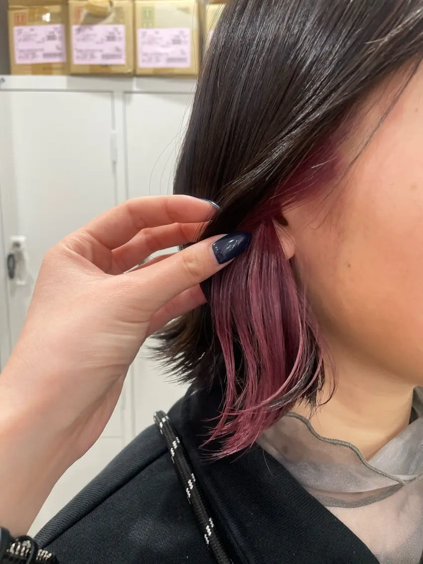 カラー インナーカラー 安東留那 /レイヤーカットのヘアスタイル