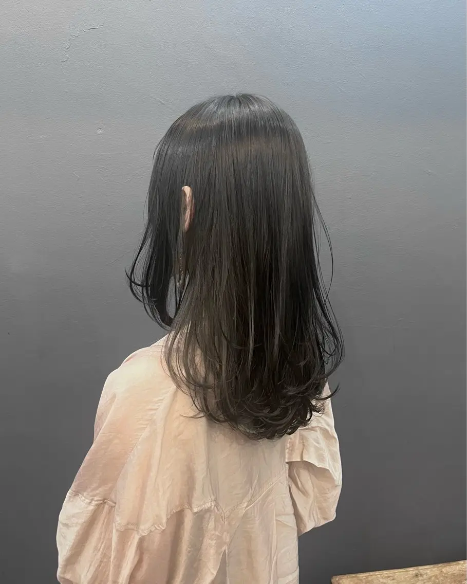 ロング カラー カット ヘアカラー トリートメント 暗髪とオリーブ🌿 渡辺拓人のヘアスタイル